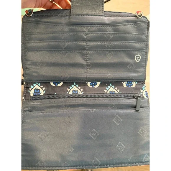 Vera Bradley RFID Audrey wallet‎ - Picture 6 of 9